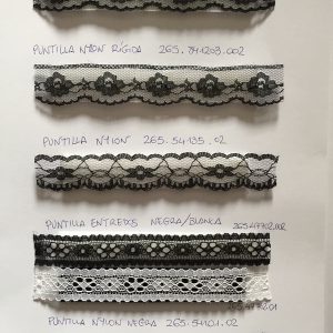 Puntilla nylon r&iacute;gida