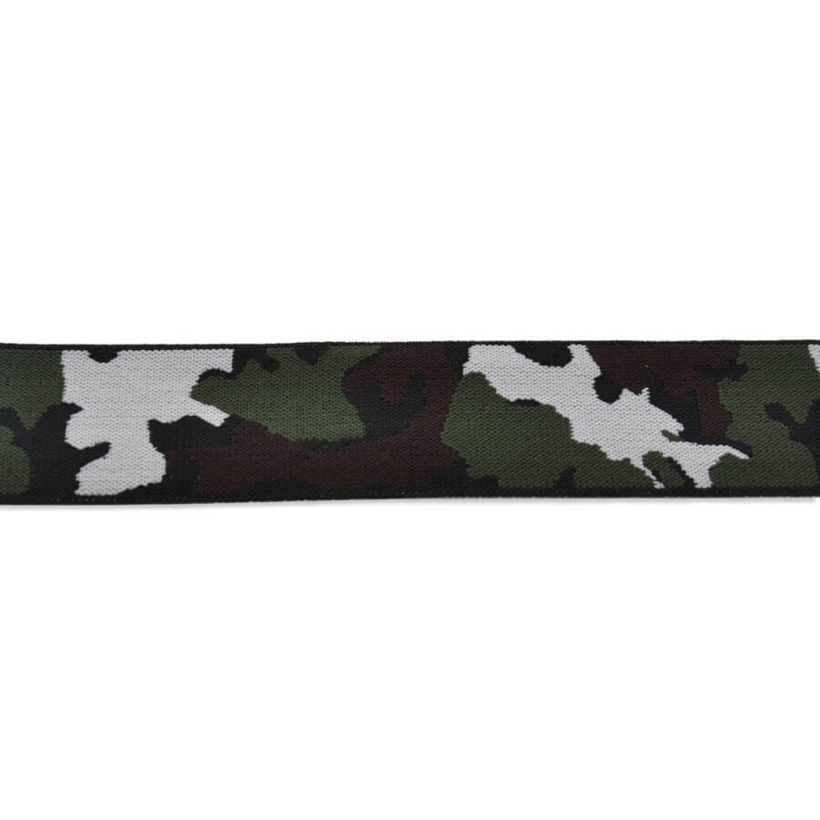 Goma elástica estampada con diseño militar.