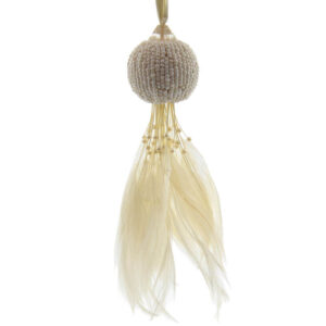 Borla decorativa con plumas color crudo de 15 cm