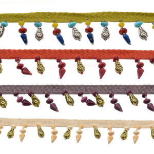 fleco con abalorios de colores decorativos