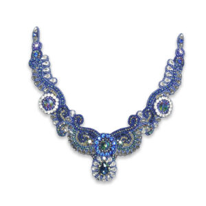 Cuello bordado azul con pedrería para vestidos