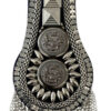 Detalle de hombrera ornamental con relieve