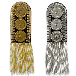 Hombrera ornamental con caída de cadenas