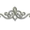 Aplique decorativo bordado en plata con diseño ornamental