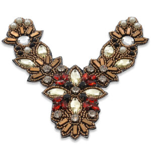 Cuello bordado con pedrería, perlas y piedras en oro y rojo de 13 cm