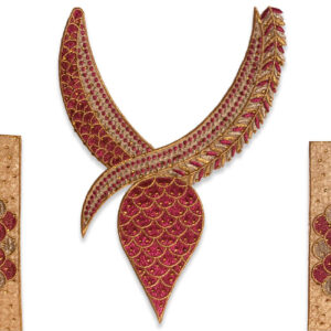Aplique para cuello en fucsia y oro con diseño de hojas bordadas