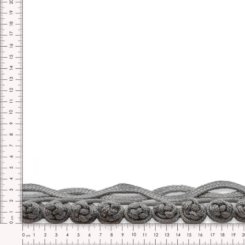 Galón metálico de 3,5 cm en oro con borlas decorativas