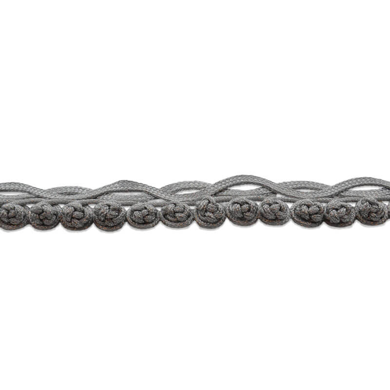 Pasamanería metálica en plata con caída ornamental