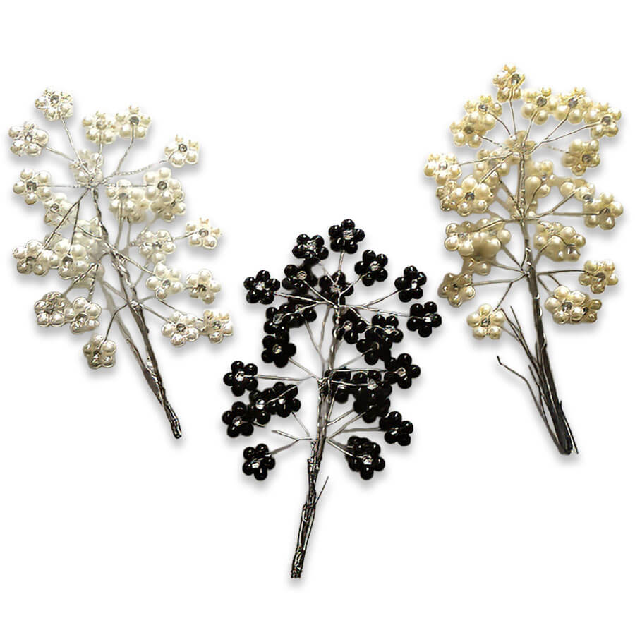 prendido floral con perlas decorativas