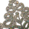Pasamanería plateada ornamental con cristales