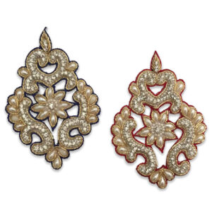 Parche bordado calado con cristales decorativos
