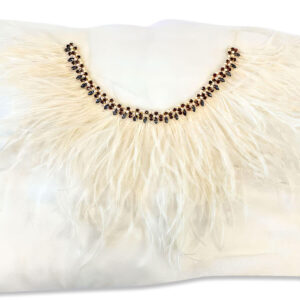 Cuello marfil con plumas y pedrería referencia 8050.5627