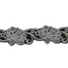 82098182-aplicacion-bordada-flores-y-arabescos-plata