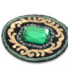 Parche bordado con piedra facetada verde y detalles dorados