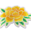 Aplique bordado floral amarillo con hojas verdes.